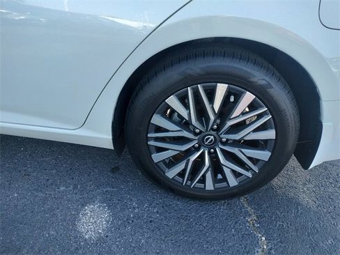 Used 2023 Nissan Altima 2.5 SV image 12