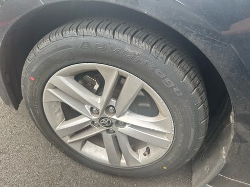 Used 2022 Toyota Corolla SE FWD image 6