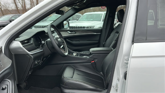 New 2026 Jeep Grand Cherokee Limited AWD/4WD image 9