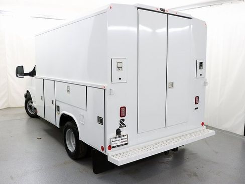 New 2025 GMC Savana 3500 w/ Power Convenience Package image 8