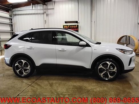 Used 2025 Ford Escape ST-Line Select w/ Tech Pack #2 AWD/4WD image 5