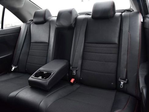 Used 2017 Toyota Camry SE image 16