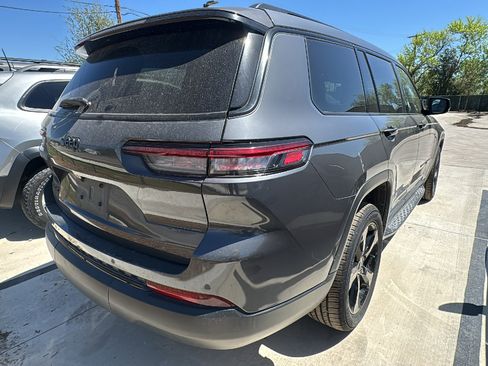 Used 2021 Jeep Grand Cherokee L Laredo image 4