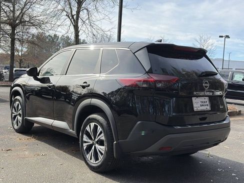 Certified 2023 Nissan Rogue SV image 3