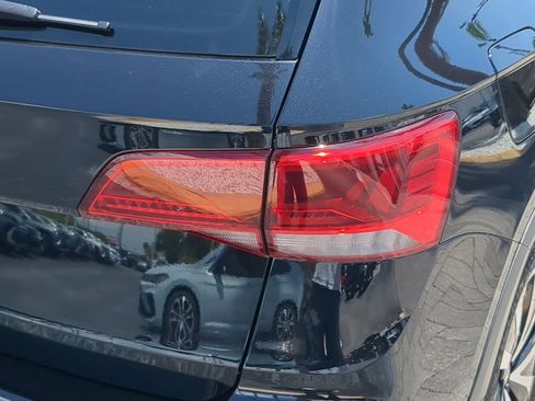 Certified 2023 Volkswagen Taos SE FWD image 8