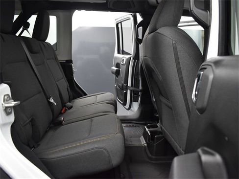 Used 2024 Jeep Wrangler Sport S image 15