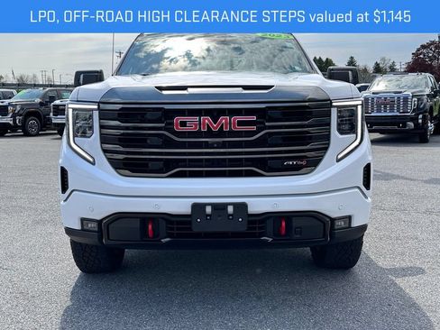 Used 2023 GMC Sierra 1500 AT4 w/ Technology Package AWD/4WD image 5