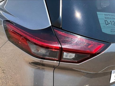 Used 2021 Nissan Rogue S AWD/4WD image 21