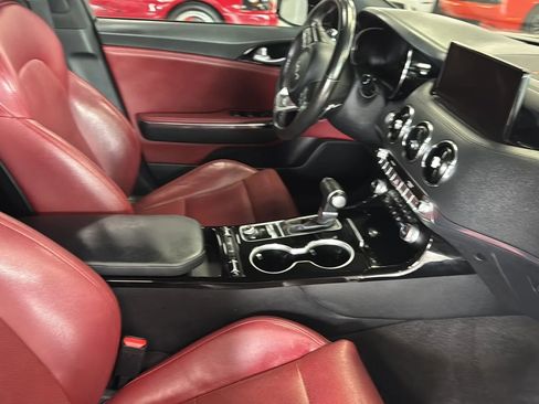 Used 2022 Kia Stinger GT-Line w/ Sun & Sound Package RWD image 10