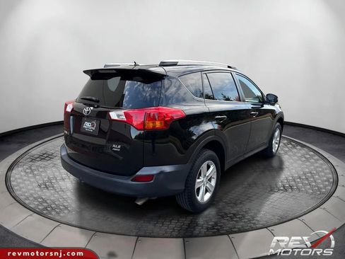Used 2013 Toyota RAV4 XLE AWD/4WD image 5