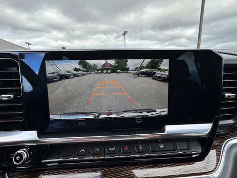 Used 2023 GMC Sierra 1500 Elevation AWD/4WD image 32