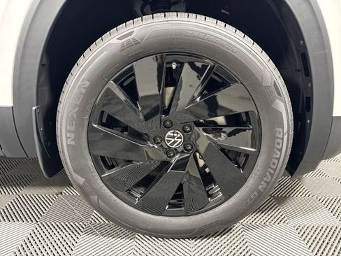 New 2026 Volkswagen Atlas Cross Sport SE AWD/4WD image 12