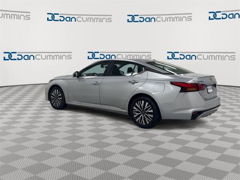 Used 2023 Nissan Altima 2.5 SV image 6
