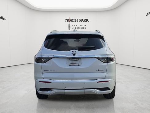 Used 2022 Buick Enclave Avenir w/ Avenir Technology Package FWD image 4