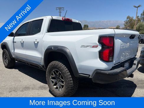 Used 2024 Chevrolet Colorado ZR2 w/ Technology Package AWD/4WD image 7