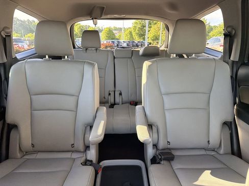Used 2022 Honda Pilot Touring image 36