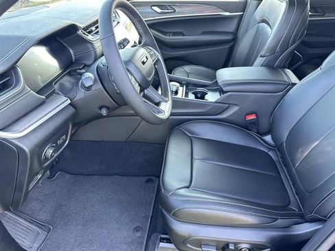 New 2025 Jeep Grand Cherokee L Limited w/ Luxury Tech Group II image 25