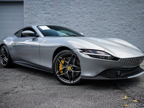 Used 2021 Ferrari Roma image 8