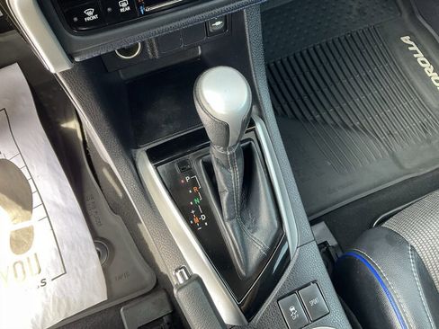 Used 2018 Toyota Corolla SE w/ SE Premium Package FWD image 31