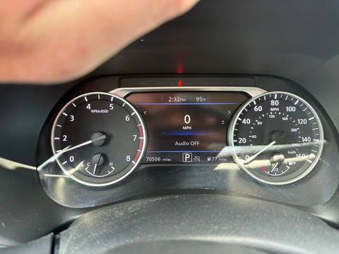 Used 2024 Nissan Sentra SV FWD image 21