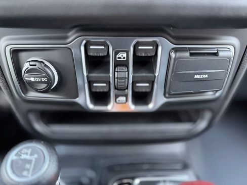 New 2026 Jeep Gladiator Sport AWD/4WD image 21