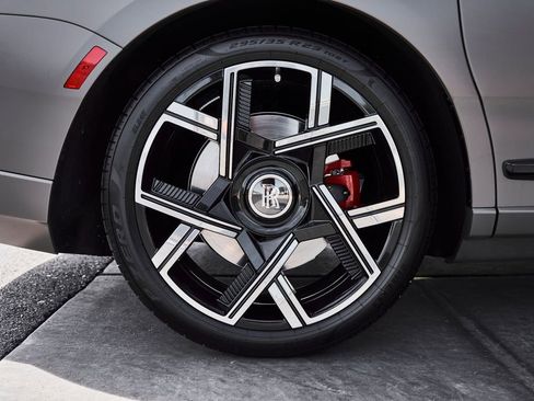 Used 2026 Rolls-Royce Cullinan Black Badge image 20