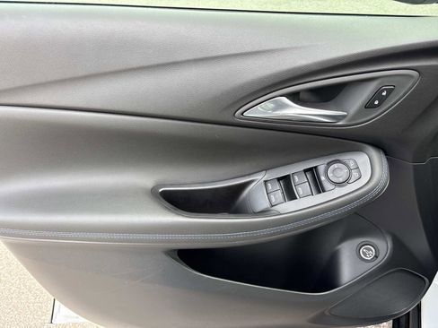 Used 2025 Buick Encore GX Sport Touring w/ Advanced Technology Package image 12