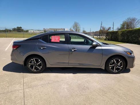 Certified 2025 Nissan Sentra SV image 4