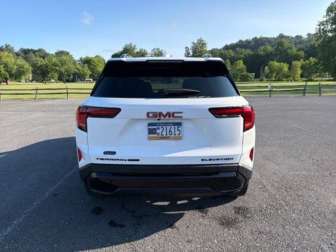 Used 2026 GMC Terrain Elevation w/ Elevation Premium Package AWD/4WD image 4