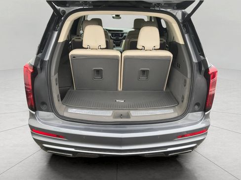 Used 2021 Cadillac XT6 Premium Luxury image 13