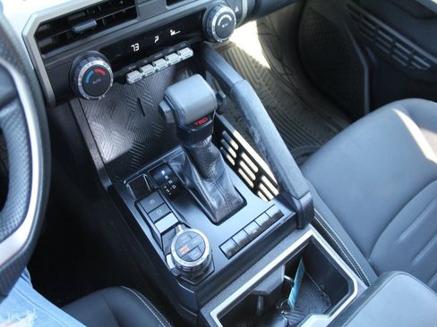 Used 2024 Toyota Tacoma TRD Off-Road image 17