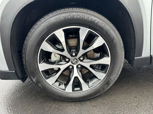 Used 2024 Toyota Grand Highlander AWD Hybrid image 12