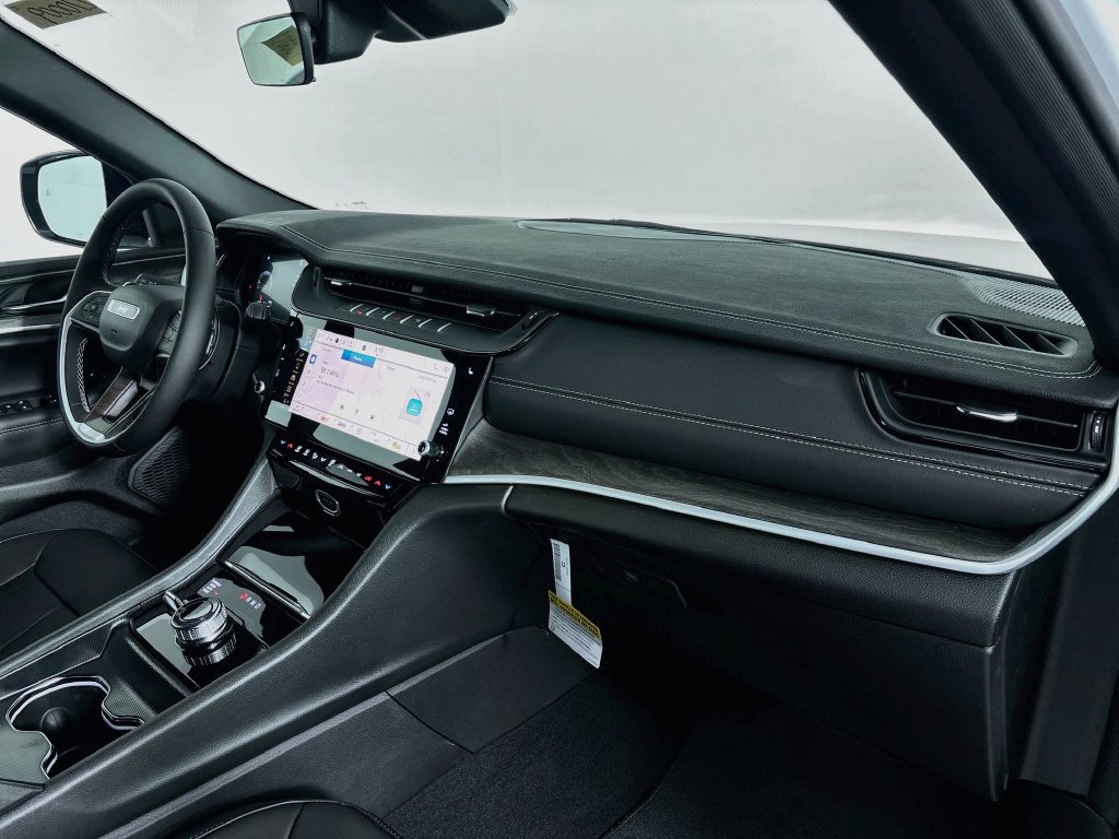 New 2027 Jeep Grand Cherokee Limited AWD/4WD image 22