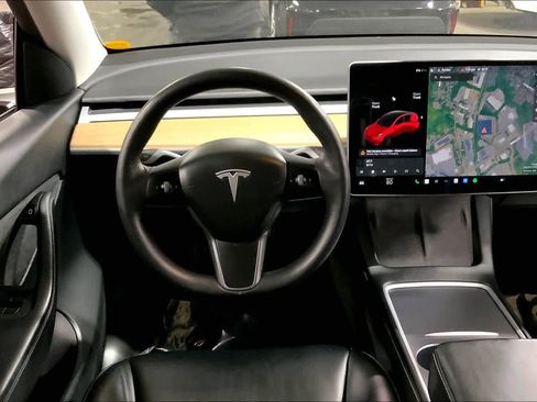Used 2021 Tesla Model Y Long Range image 5