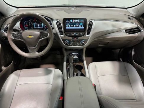 Used 2018 Chevrolet Malibu Premier w/ Premier Sun and Wheel Package FWD image 14