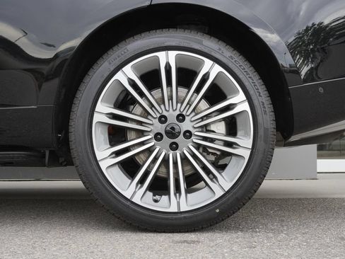 New 2026 Land Rover Range Rover Long Wheelbase SE AWD/4WD image 34