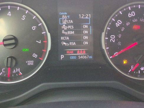 Used 2021 Toyota RAV4 XLE Premium image 27