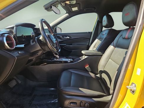 Used 2025 Chevrolet Trax RS w/ Driver Confidence Package FWD image 17