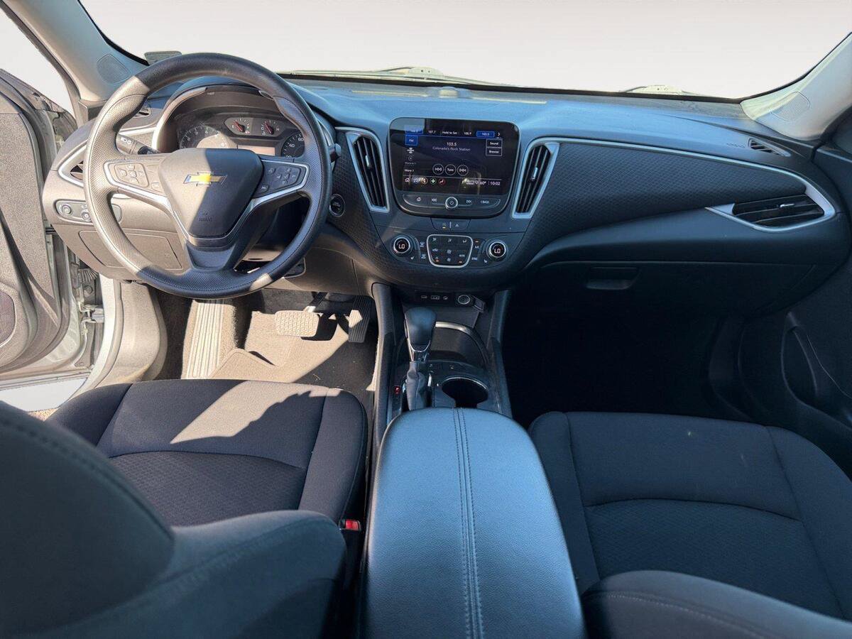 Used 2024 Chevrolet Malibu LT FWD image 10