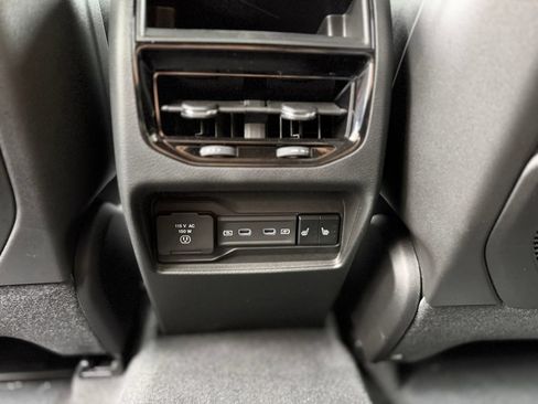 New 2026 Jeep Grand Cherokee Limited w/ Limited Altitude Package AWD/4WD image 29