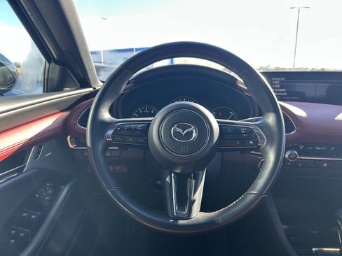 Certified 2025 MAZDA MAZDA3 Hatchback w/Premium Plus Pkg image 10