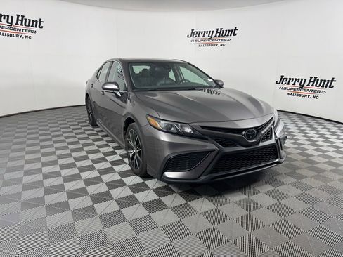 Used 2024 Toyota Camry SE w/ Convenience Package image 7