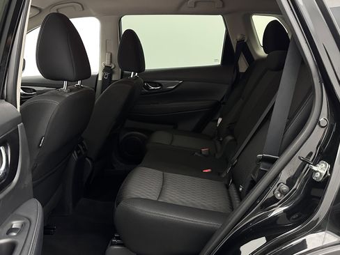 Used 2020 Nissan Rogue SV FWD image 24