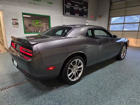 Used 2022 Dodge Challenger GT AWD/4WD image 5