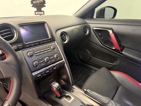 Used 2015 Nissan GT-R Black Edition AWD/4WD image 28