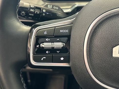 Used 2025 Kia Sorento SX AWD/4WD image 35