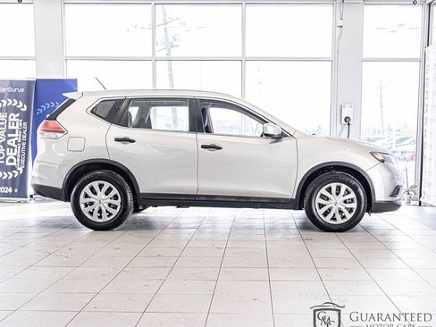 Used 2016 Nissan Rogue S image 11