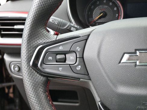Used 2023 Chevrolet TrailBlazer RS w/ Sun and Liftgate Package FWD image 17