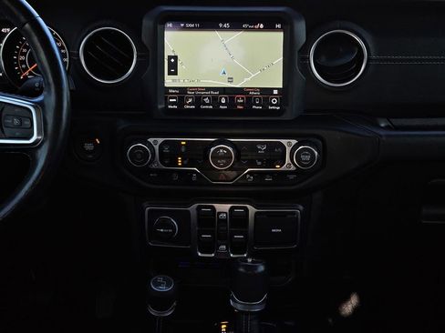 Used 2020 Jeep Gladiator Overland image 33