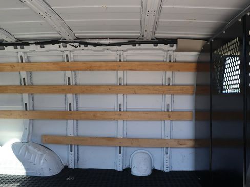 Used 2023 GMC Savana 2500 w/ Driver Convenience Package image 17